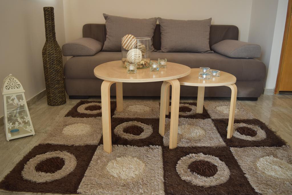 Petra Thea Apartment Kalamata Ngoại thất bức ảnh