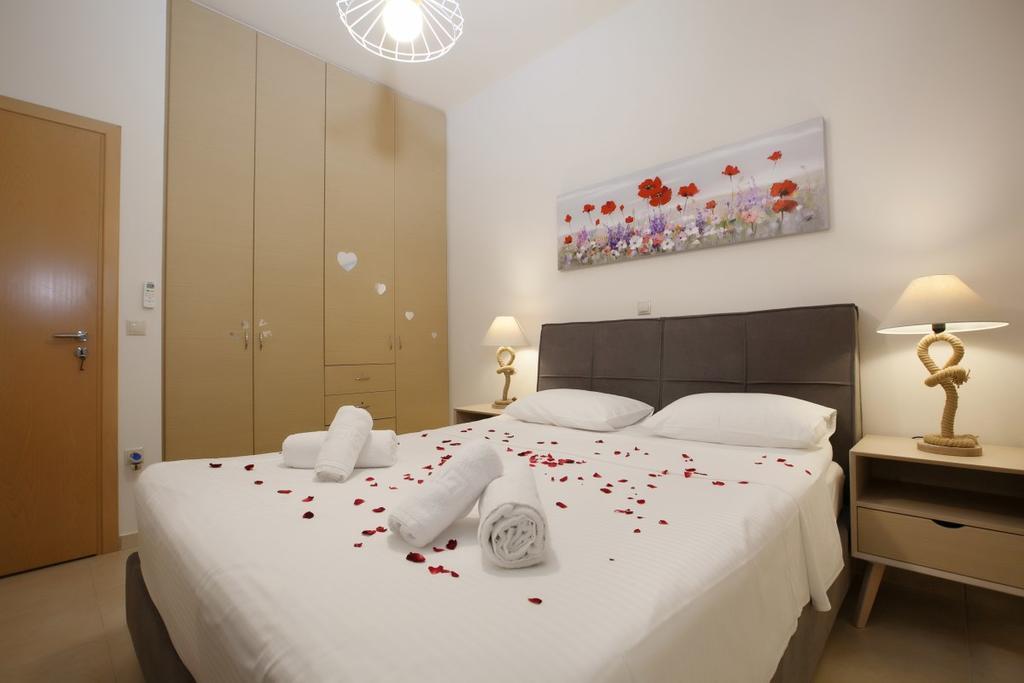 Petra Thea Apartment Kalamata Ngoại thất bức ảnh