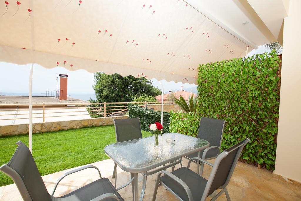 Petra Thea Apartment Kalamata Ngoại thất bức ảnh