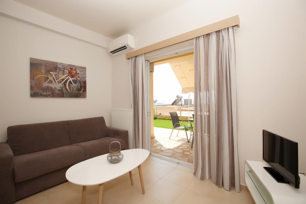 Petra Thea Apartment Kalamata Ngoại thất bức ảnh