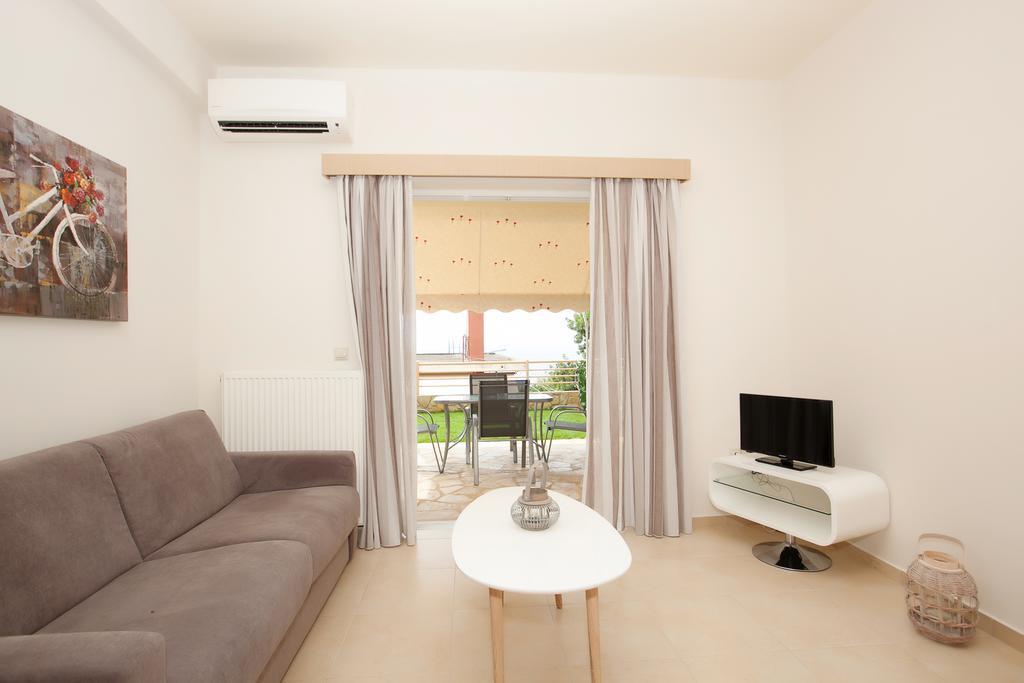 Petra Thea Apartment Kalamata Ngoại thất bức ảnh