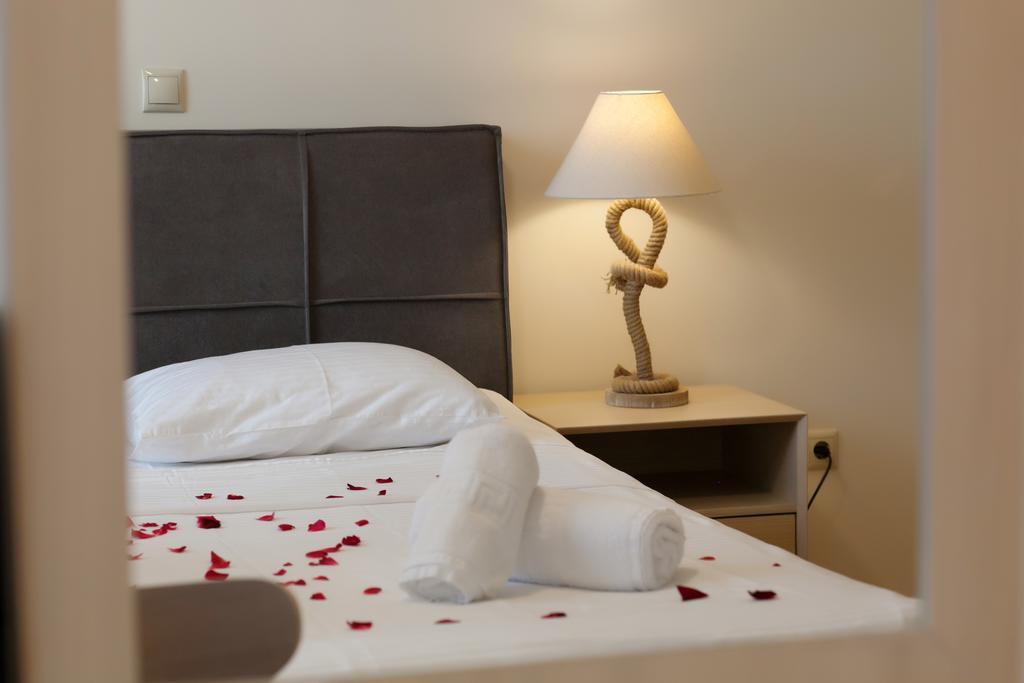 Petra Thea Apartment Kalamata Ngoại thất bức ảnh