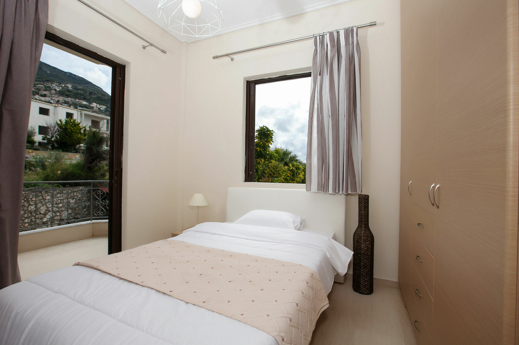 Petra Thea Apartment Kalamata Ngoại thất bức ảnh